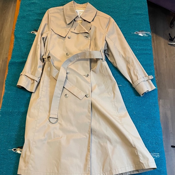 London Fog Jackets & Blazers - London Fog Vintage Tan Trench Coat Size 12 P